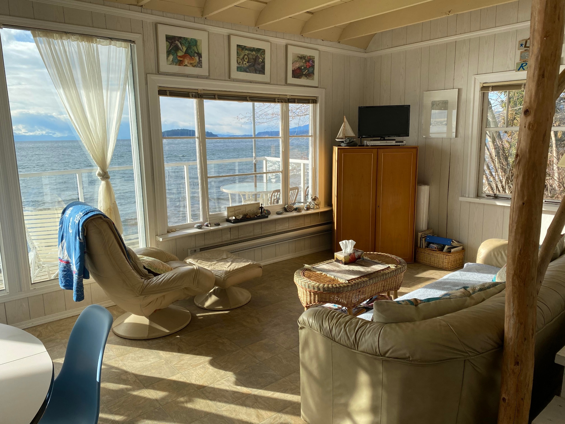 Sunroom looking out over the Salish Sea from Trails End Cottage